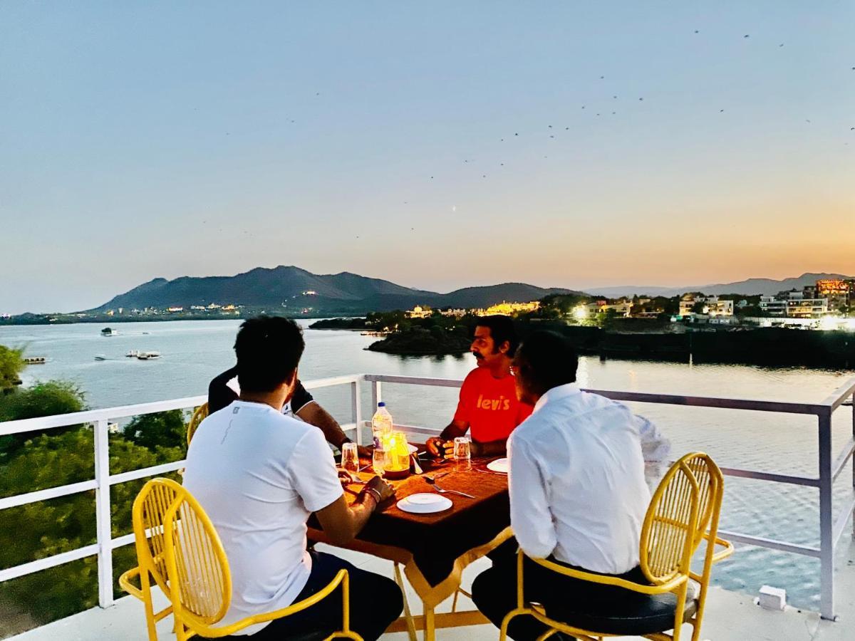 Haveli Jai Durga Udaipur Lake Facing With Swimming Pool Экстерьер фото